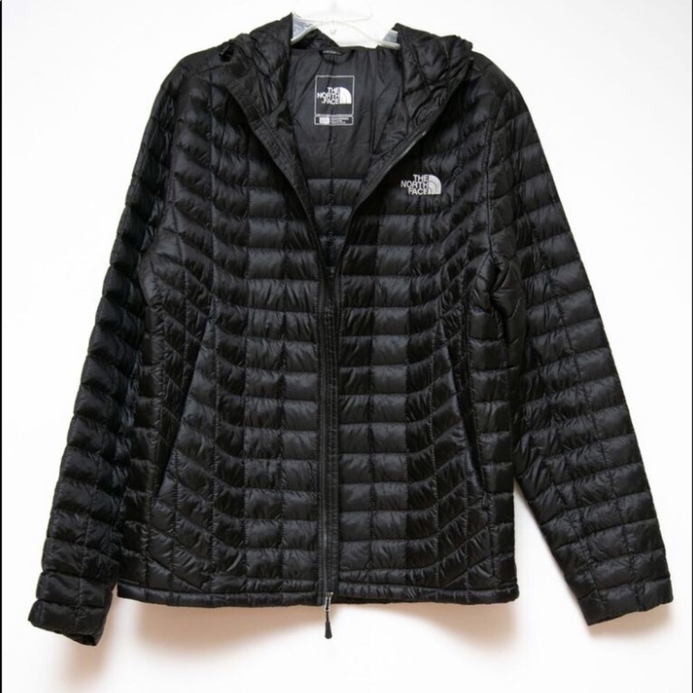 Men's Light Weight North Face Puffer Jacket!